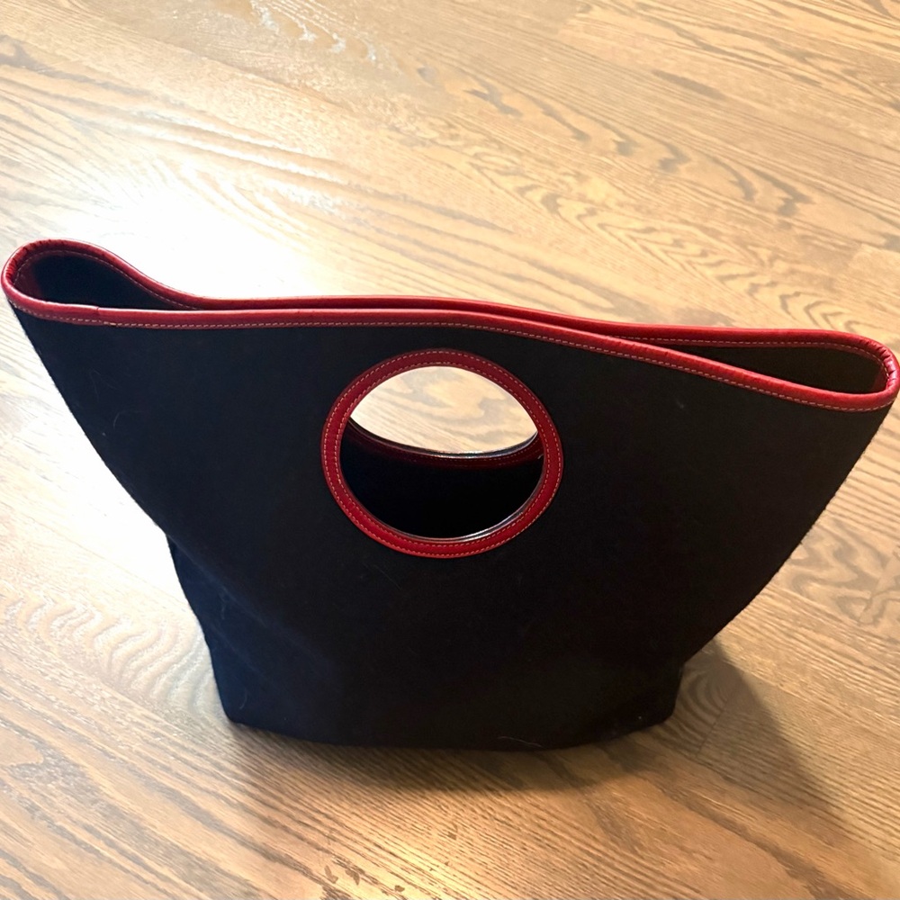 Stylish Black felt Tote Bag with Red Accents - Picture 2 of 8